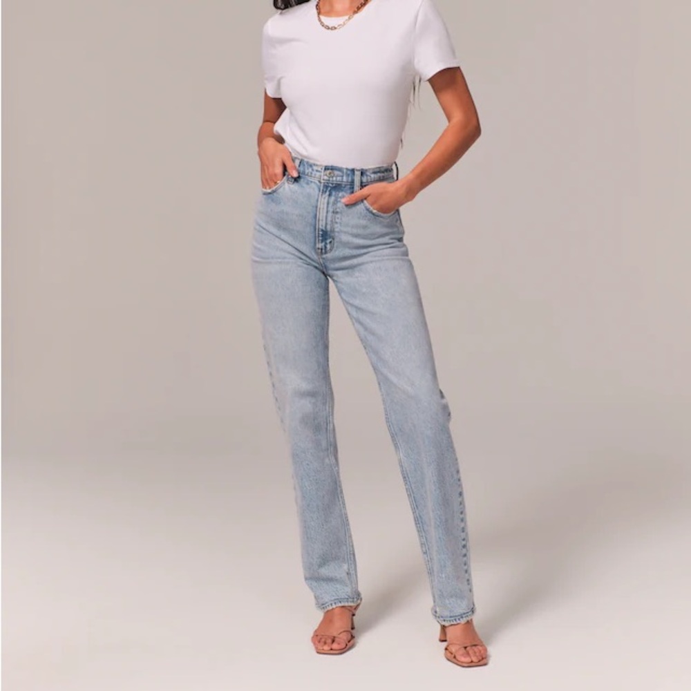 Ultra High Rise 90s Straight Jean